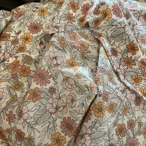 3/$10 ☀️ Denver Hayes Eylet Cap Sleeve Blouse - Picture 5 of 6